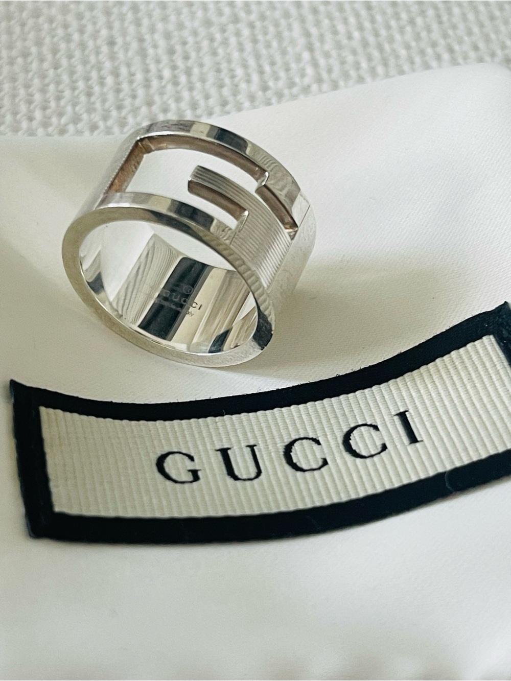 Gucci Silver Open G Cutout Ring - Women's Accessory